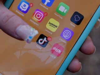 Stand.nl: 'Overweegt u te stoppen met sociale media?'