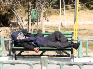 Heb je minder slaap nodig naarmate je ouder wordt? 'De slaap wordt wat gefragmenteerder'