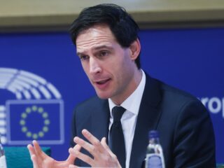 Eurocommissaris Wopke Hoekstra: 'Buitengewoon ongelukkig dat Slowaakse minister-president naar Russische militaire parade gaat'