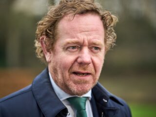 Minister Van Weel: ministerraad moet unaniem zijn voor leveren troepen aan vredesmacht