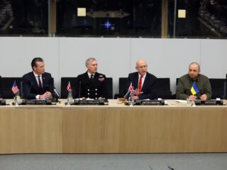 Directeur Atlantische Commissie: 'Uitspraken van Hegseth zijn koren op de molen van antiwesterse stemmen'