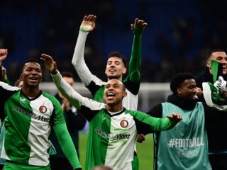 Wat verklaart het succes van de Nederlandse voetbalclubs in Europa?