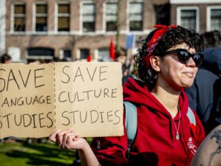 Waarom de vrije wetenschap door de aangekondigde bezuinigen onder druk staat