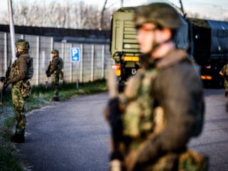 Moeten ook ouderen in het leger kunnen werken? 'Ik wil mijn land dienen'