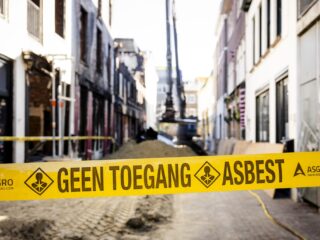 Asbestverwijdering vaak onterecht goedgekeurd na snelle, slordige eindinspecties