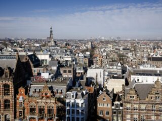 'Amsterdam weer aantrekkelijkste stad om te wonen, Maastricht grootste stijger'