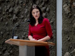 Sandra Beckerman (SP) luidt noodklok over vakantieparken: 'Roofinvesteerders verjagen vaste recreanten'