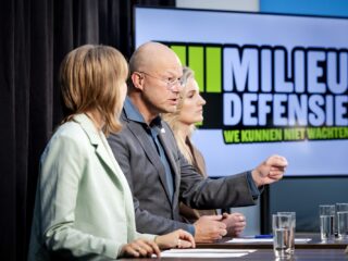 Milieudefensie gaat opnieuw in de aanval tegen Shell met nieuwe rechtszaak