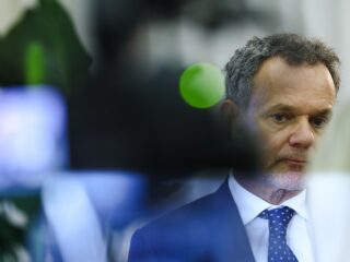 Podcast De Dag: hoe vergaat het... buitenlandminister Veldkamp?