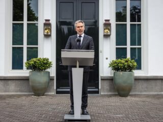 Kabinet gevallen, alle PVV-bewindslieden stappen op