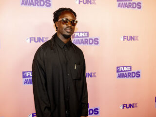 Akwasi: 'Niet bij talkshows aanschuiven als je afwijkt van de norm'