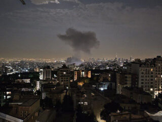 Vrees voor escalatie tussen Israël en Iran: 'Grote kans op een volledige oorlog'