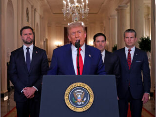 Stand.nl: 'Met de aanval op Iran heeft Trump een te groot risico genomen'