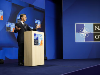 Stand.nl: 'De oorlogstaal van Rutte maakt indruk op mij'