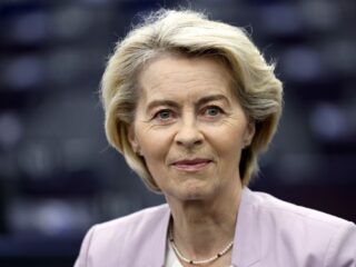 CDA-Europarlementariër over Von der Leyen: 'Voor mij geen probleem om sms'jes vrij te geven'