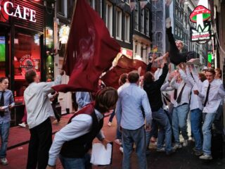 De blauwdruk voor ontgroening: wel afzien, geen vernedering