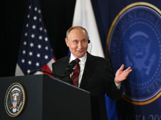 'Je moet Poetin een klap geven'