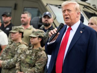 Trumps militaire inzet in Chicago is volgende stap naar autocratie