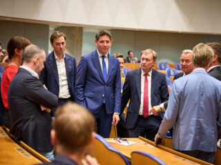 Stand.nl: 'Politici kunnen allemaal wel wat relatietherapie gebruiken'