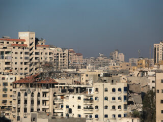 Nadia Moussaïd: 'Ze worden uitgescholden en bespuugd, maar toch staan ze daar'