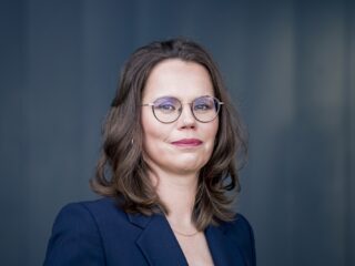 'Dit is rechts-extremistisch geweld en dat veroordelen we', ChristenUnie-leider Bikker start pamflet