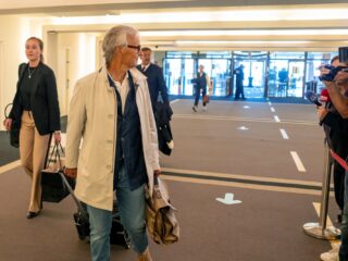 Megastrafzaak tegen Vlaamse Flor B. van start: 'Er is gevochten, letterlijk in de rechtszaal.'