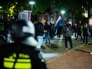 Debat azc’s ontspoort: 'Media maken verzet te groot'