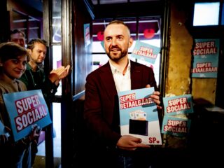 Econoom: 'SP gebruikt rijken als pinautomaat, maar blijft die automaat wel gevuld?'