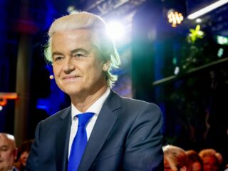 Waarom laat Geert Wilders zich zo weinig zien in de media?