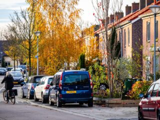 Moerdijk verdwijnt: wat als je dorp moet wijken voor havens en zware industrie?