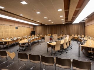 De macht van ambtenaren onder de loep: luisteren ambtenaren wel naar burgers?