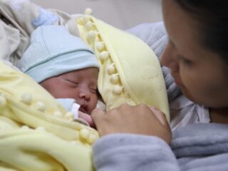 Er worden steeds minder kinderen geboren in Nederland: 'De vergrijzingslast is veel groter dan we tot nu toe dachten'