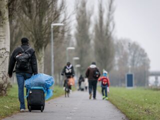 Wordt wachttijd voor asielzoekers door nieuwe regels straks nóg langer? 'Onmenselijk'