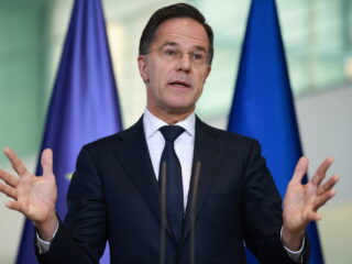 NAVO-baas Rutte waarschuwt Europa opnieuw voor oorlog: 'Hij doet dit niet voor niets'