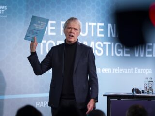 AI-gigafabriek in Groningen 'grote kans', maar 'Lelylijn essentieel'