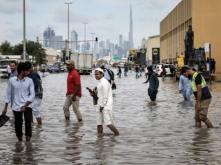 Kunnen we klimaatverandering tegengaan door vervuilers te straffen? 'Je kunt verstrekkende gevolgen opleggen'