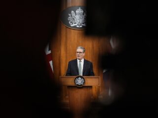 Podcast De Dag: Britse premier Starmer wankelt door Epstein