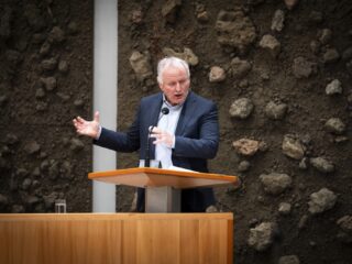 Struijs (50PLUS) was gewaarschuwd voor AOW-wijzigingen: 'Oplopen leeftijd moet van tafel'