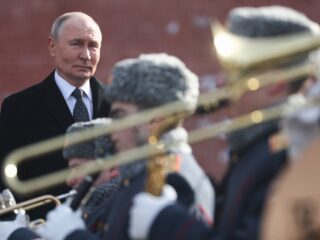 'Rusland piept en kraakt, maar Poetin komt ermee weg'