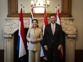 Ank Bijleveld waarschuwt Dilan Yeşilgöz: 'Bij Defensie komen altijd lijken uit de kast'