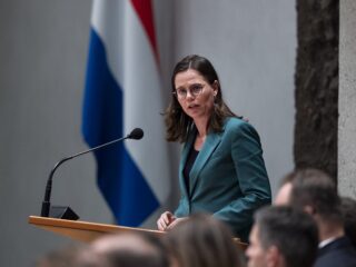 CU-leider Bikker doet moreel appel op kabinet om Kanye West toegang tot land te weigeren: 'Spreek je uit!'