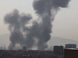 Israël en VS vallen Iran aan