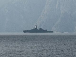 Stand.nl: 'Nederland moet meedoen aan een missie in de Straat van Hormuz'