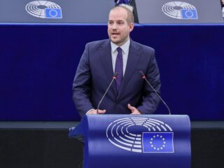 Europarlementariër Lenaers (CDA) waarschuwt voor mogelijke financiële crisis: 'Besef is er niet overal'