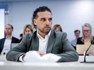 Moet Ali B straks de bak in? 'Wat Ronnie Flex zegt is dubieus'