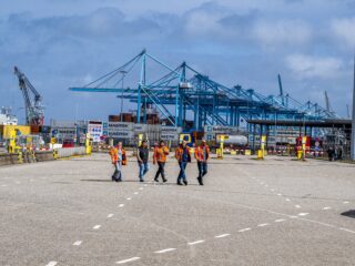 Havenwethouder: kabinet moet nu actie ondernemen voor Rotterdamse haven