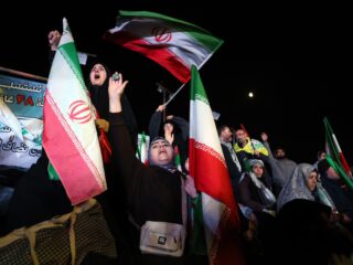 VS en Iran akkoord over staakt-het-vuren, straat Hormuz gaat weer open