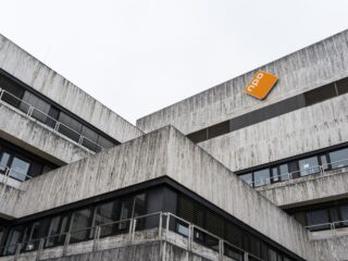 De publieke omroep in existentiële crisis: 'Het is een poppenkast van middelmatige types die niet zoveel kunnen'
