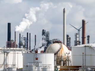 Stand.nl: 'Het is stuitend dat olie- en energiebedrijven zoveel winst maken'