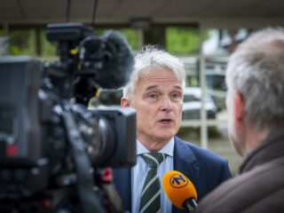 Burgemeester: 'Schandalig' als mensen noodgedwongen buiten sliepen in Ter Apel